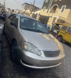 Toyota Corolla 2004 Gold