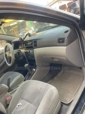 Toyota Corolla 2004 Gold