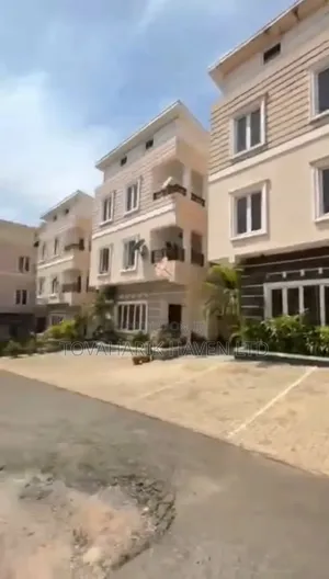 4bdrm Townhouse/Terrace in Guzape District for sale