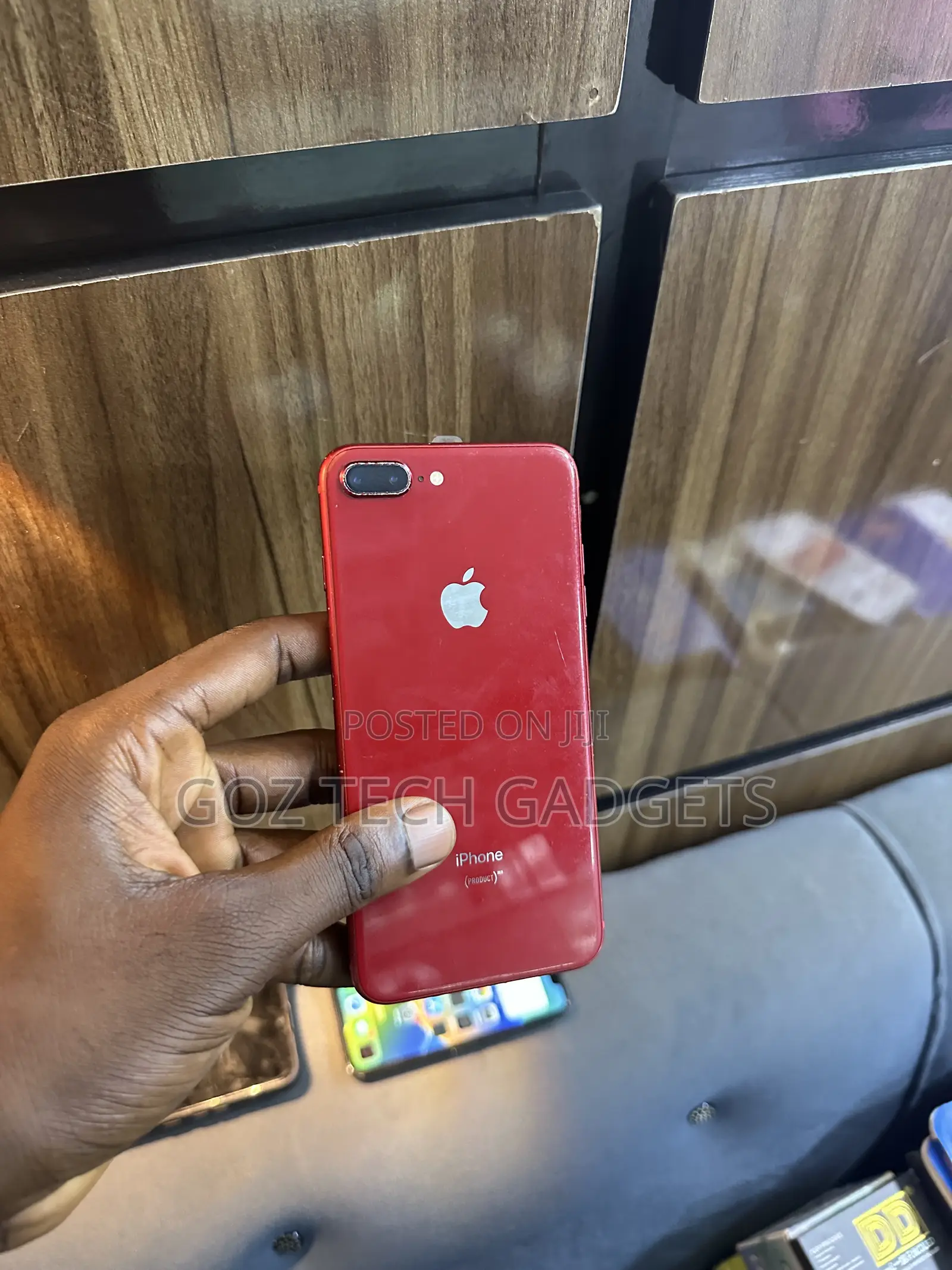 Apple iPhone 8 Plus 64 GB Red
