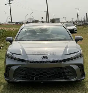 Toyota Camry 2025 Gray