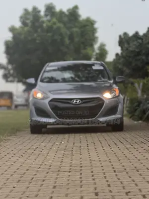 Hyundai Elantra Limited 4dr Sedan (1.8L 4cyl 6A) 2015 Silver