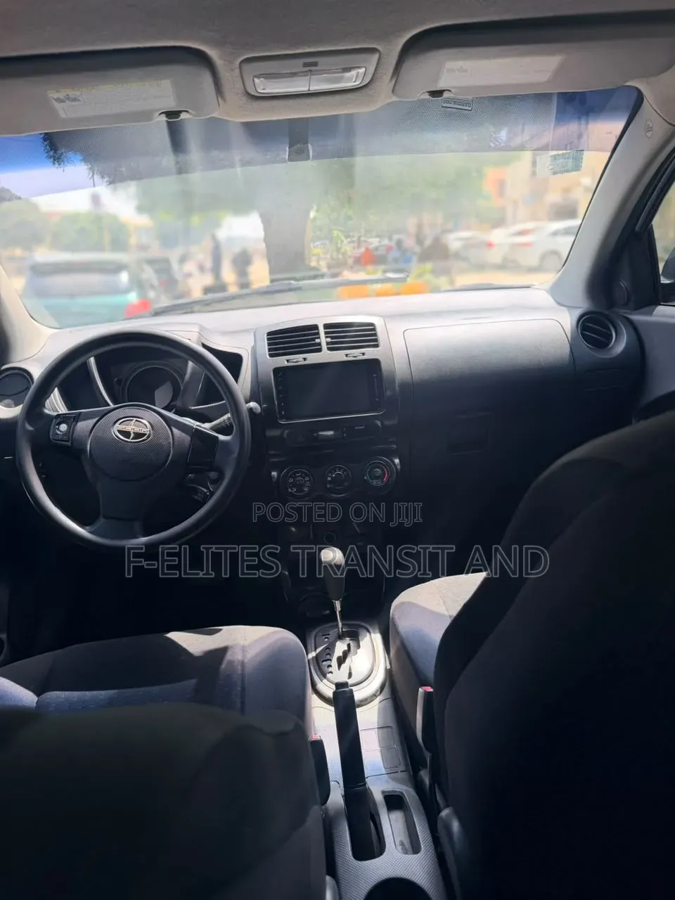 Scion xD Base 2014 Silver