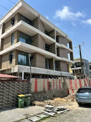2bdrm Apartment in Lekki Phase 1 for sale