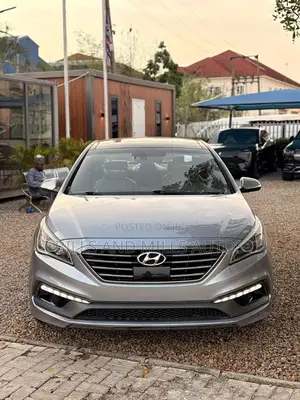 Hyundai Sonata Sport 2.0T 4dr Sedan (2.0L 4cyl Turbo 6A) 2015 Silver