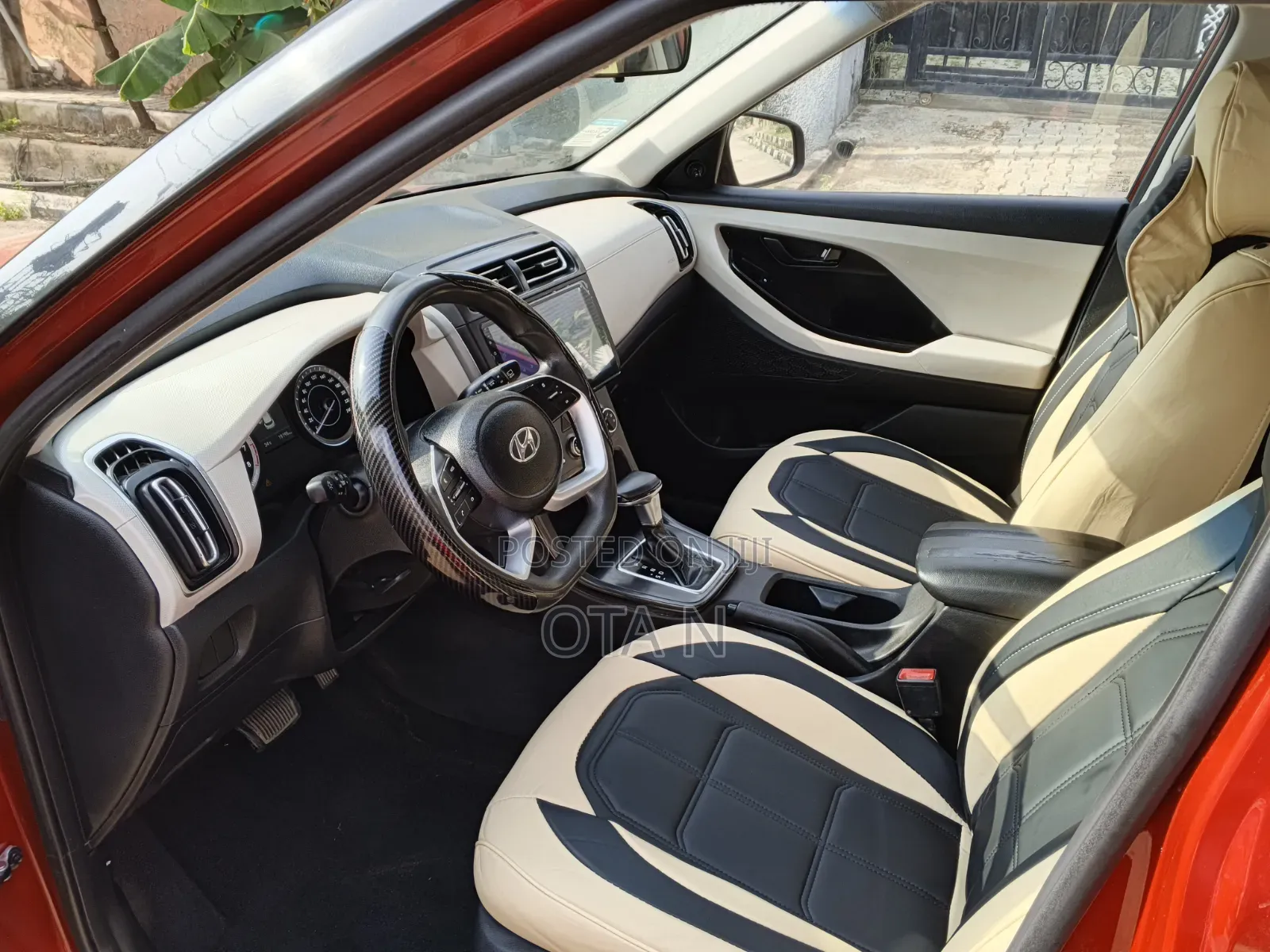 Hyundai Creta 2022 Red