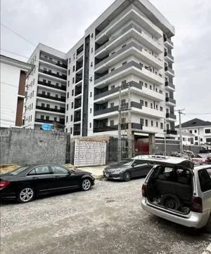 3bdrm Apartment in Akin Adesola for sale