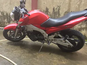 Suzuki GSX-R 2012 Red