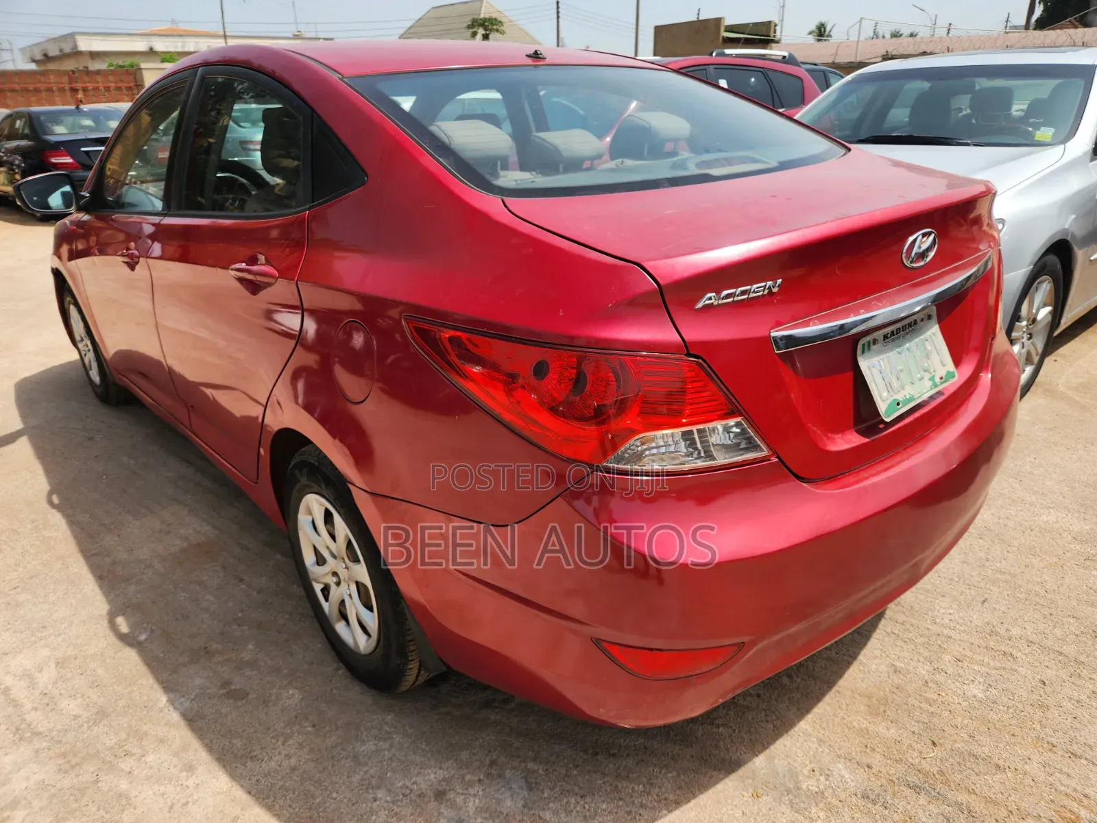 Hyundai Accent GLS 2013 Maroon