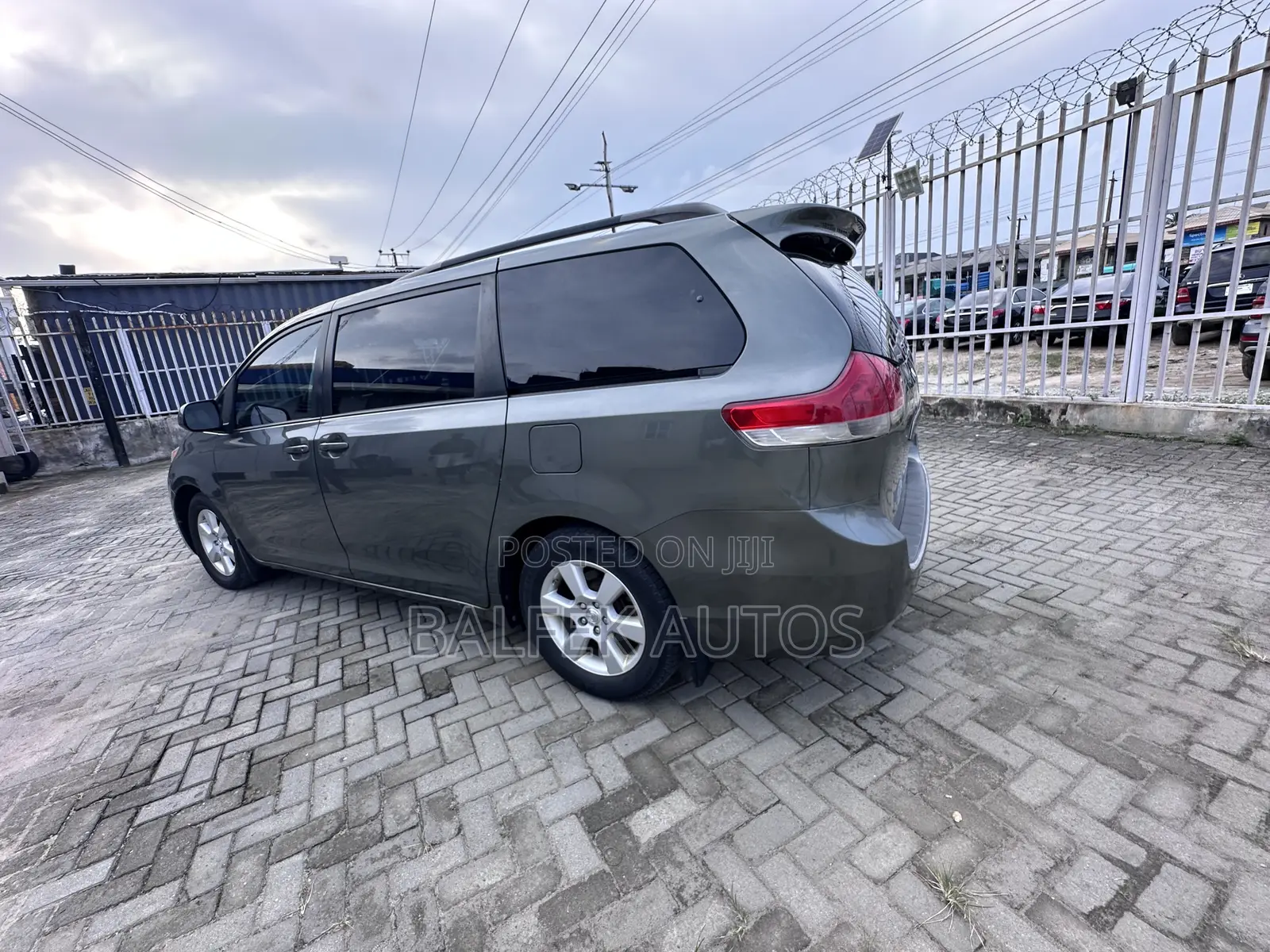 Toyota Sienna 2011 Gray
