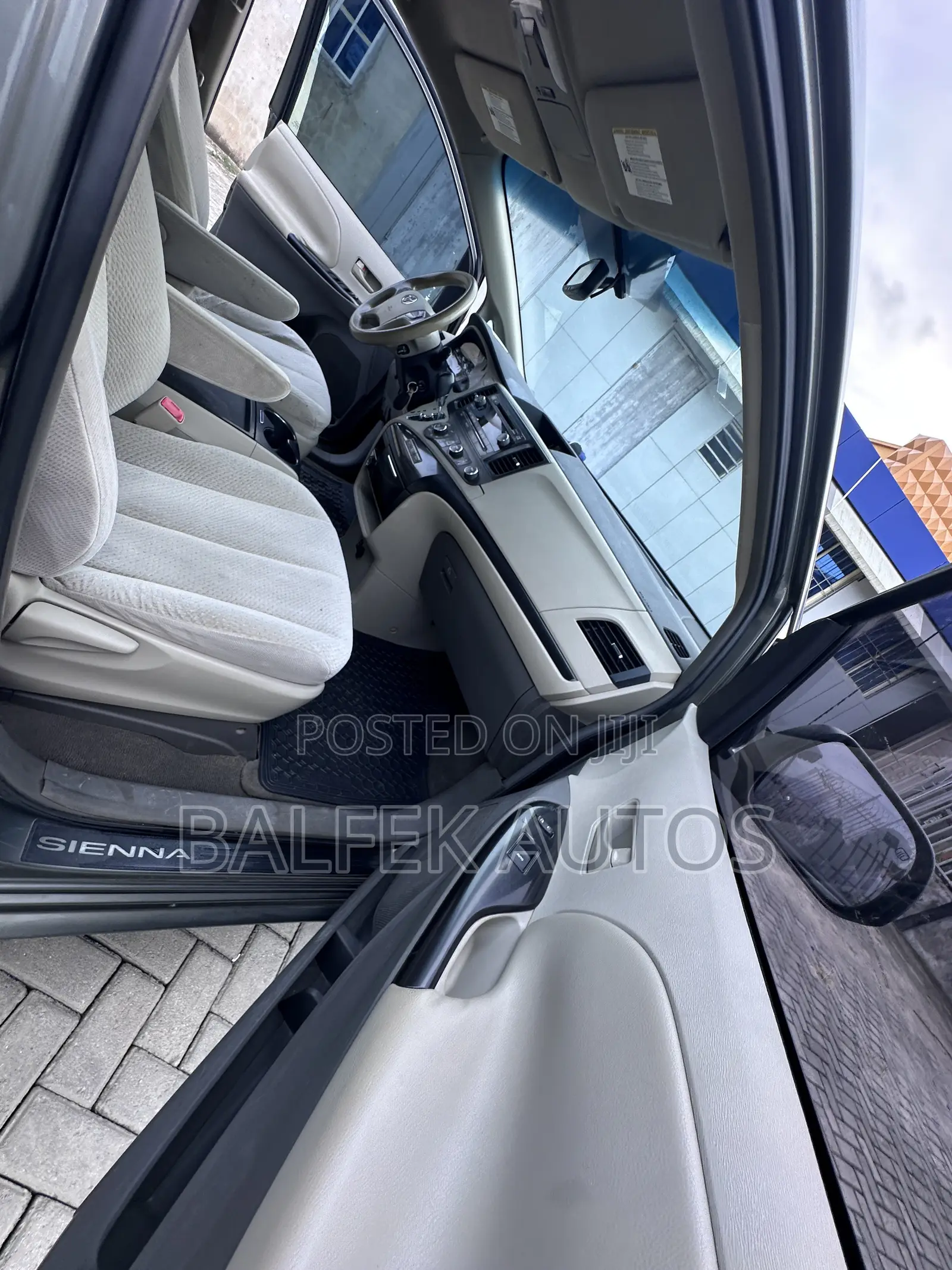 Toyota Sienna 2011 Gray