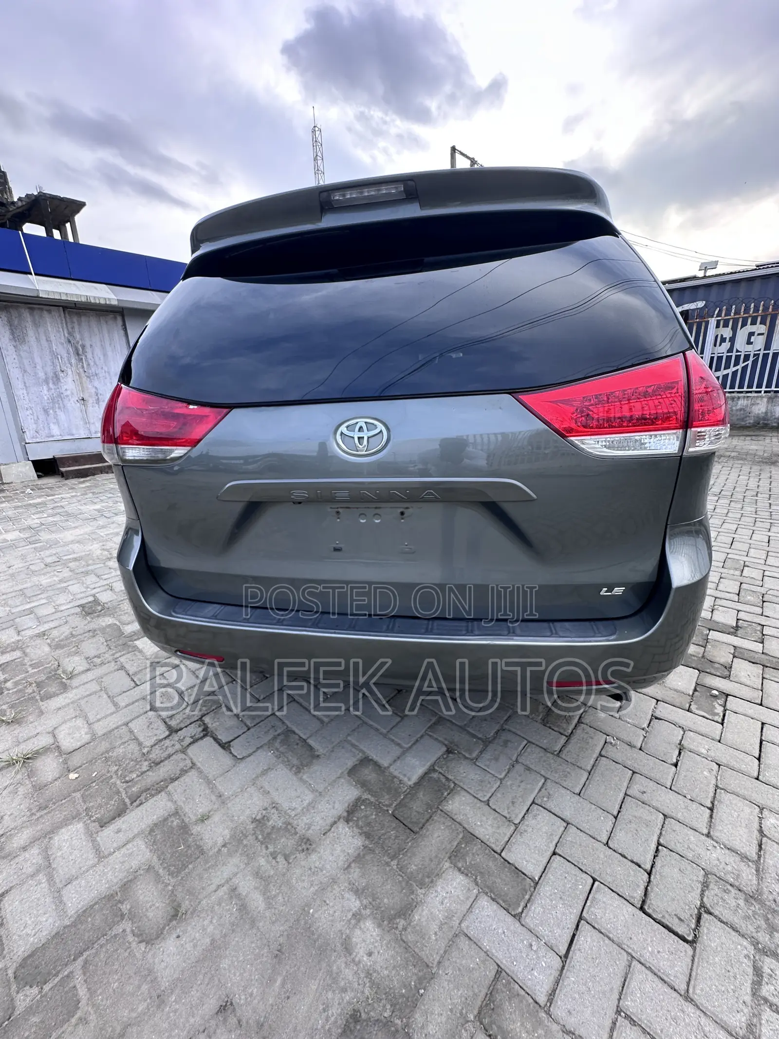 Toyota Sienna 2011 Gray