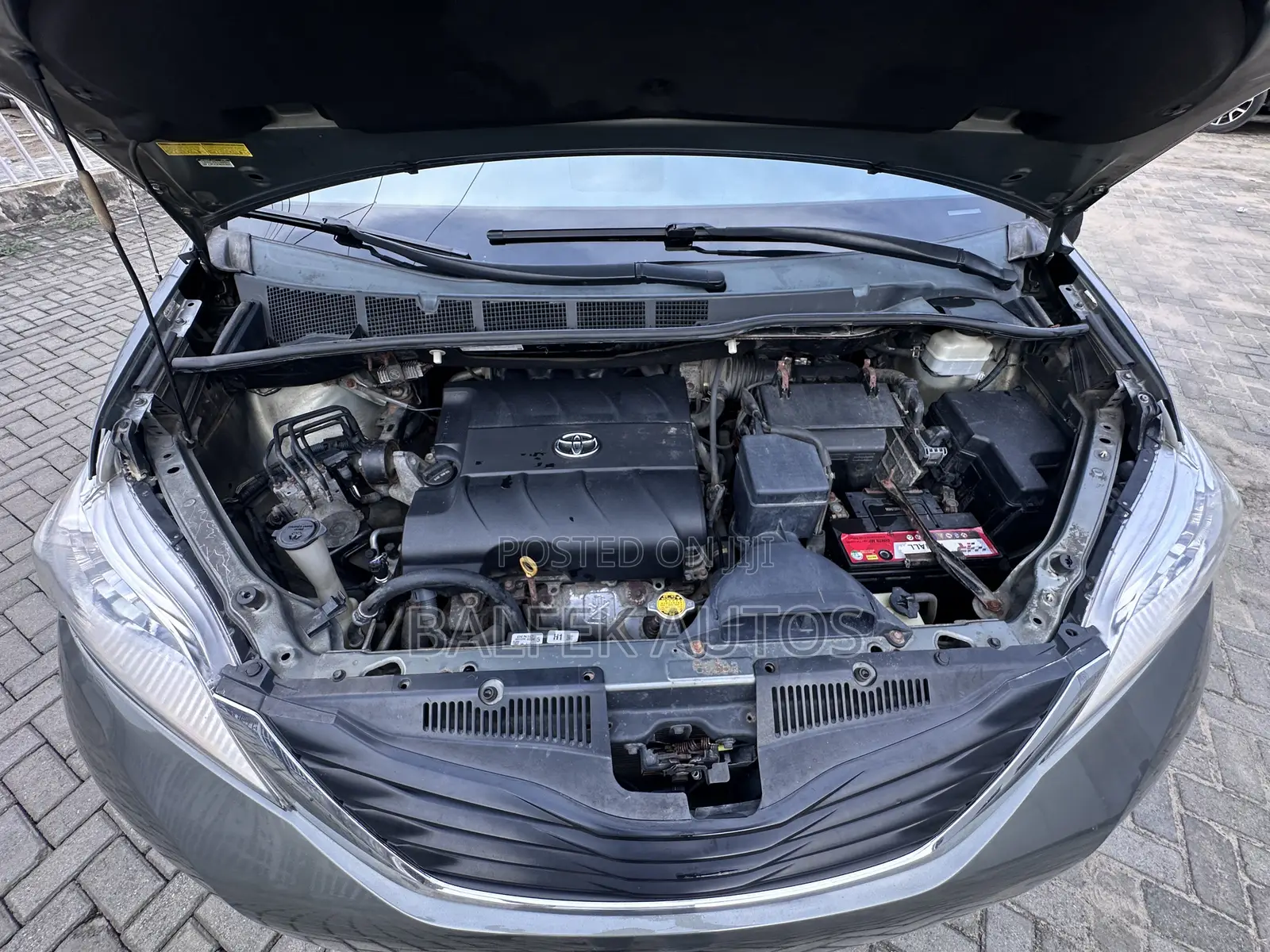 Toyota Sienna 2011 Gray