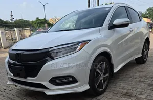 Honda HR-V Touring AWD 2019 White