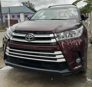 Toyota Highlander XLE 4dr SUV (3.5L 6cyl 6A) 2015 Pink