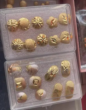 Stud Gold Replica Errings