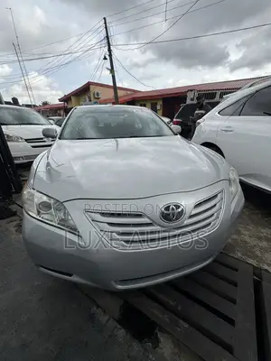 Toyota Camry LE 4dr Sedan (2.5L 4cyl 6AM) 2010 Silver