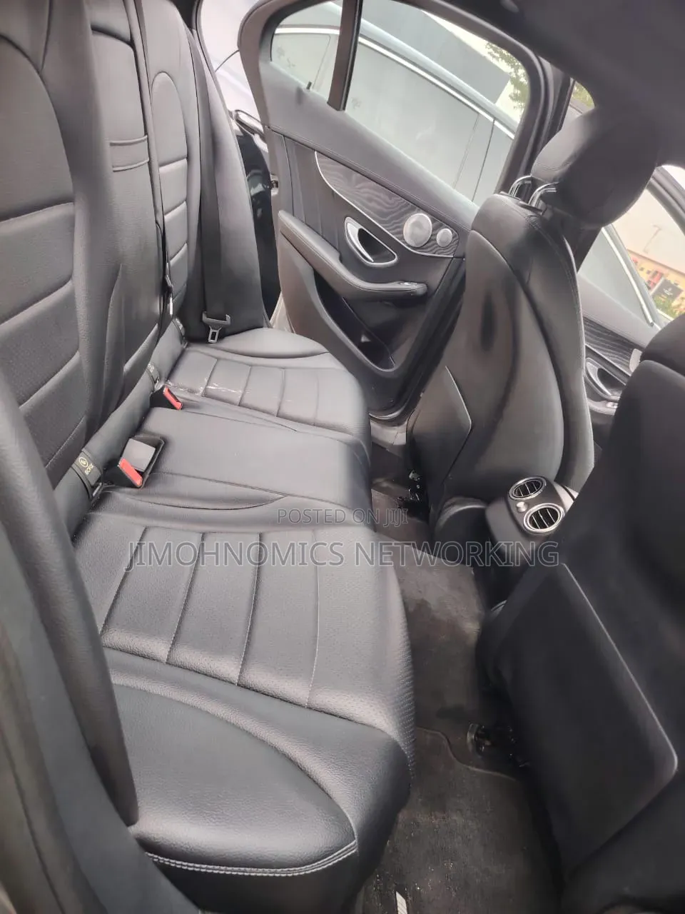Mercedes-Benz C300 2016 Silver