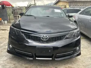 Toyota Camry SE 4dr Sedan (2.5L 4cyl 6A) 2013 Black