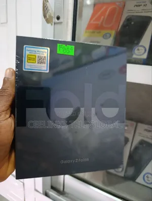 New Samsung Galaxy Z Fold4 256 GB Purple
