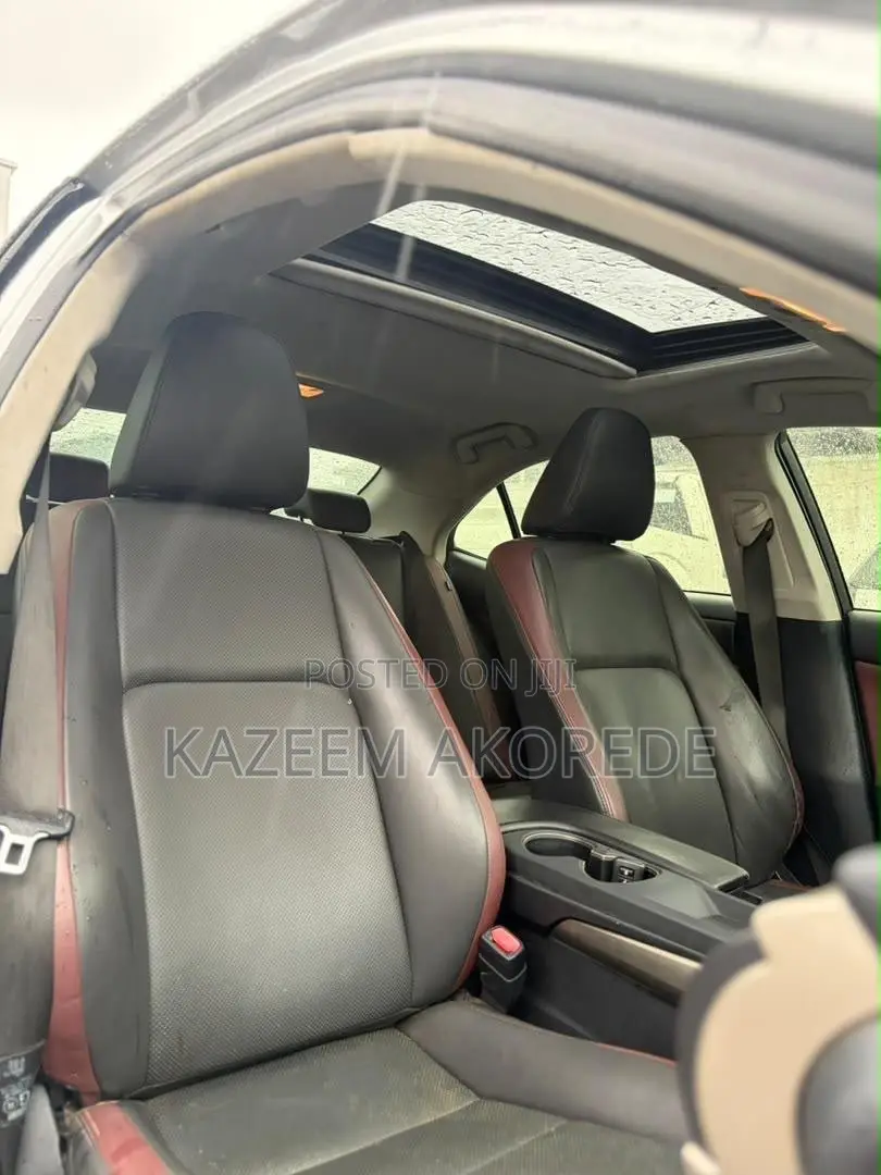 Lexus IS 300 AWD 2018 Silver