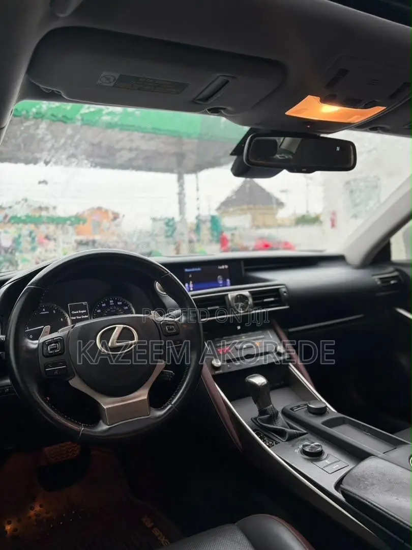 Lexus IS 300 AWD 2018 Silver