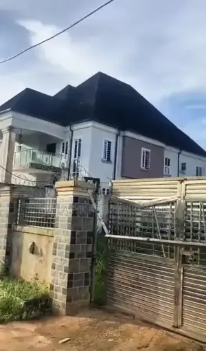 10bdrm Duplex in Benin City for sale