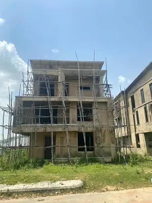 5bdrm Duplex in Idu Industrial for sale