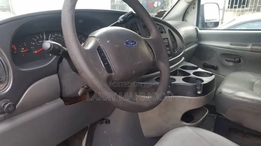 Ford E350 2006 White