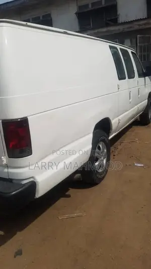 Ford E350 2006 White