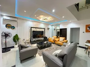 Sspacious & Serviced 3bed Duplex