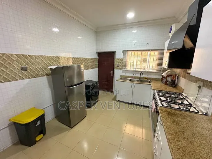 Sspacious & Serviced 3bed Duplex