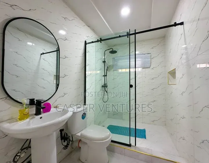 Sspacious & Serviced 3bed Duplex