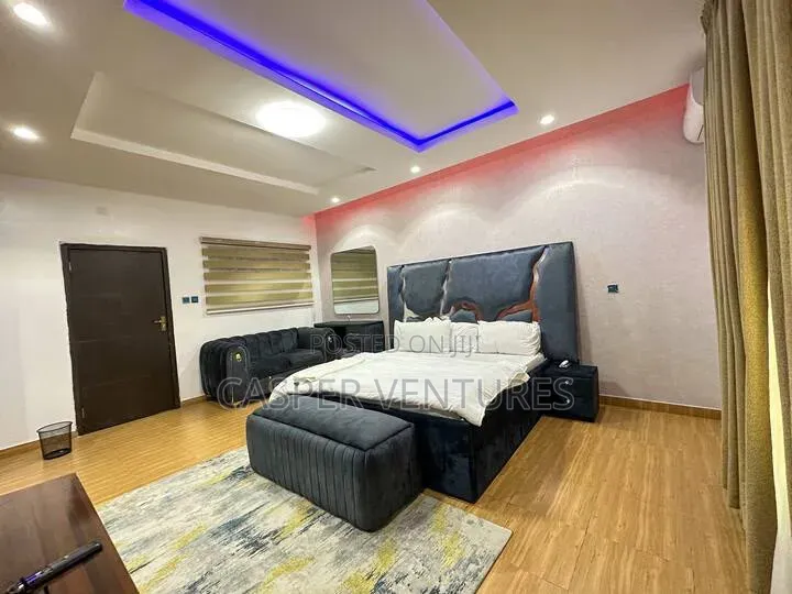 Sspacious & Serviced 3bed Duplex