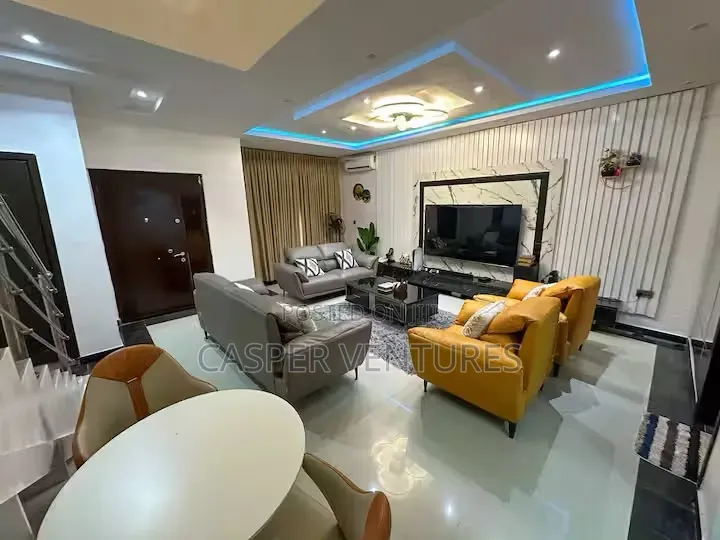 Sspacious & Serviced 3bed Duplex