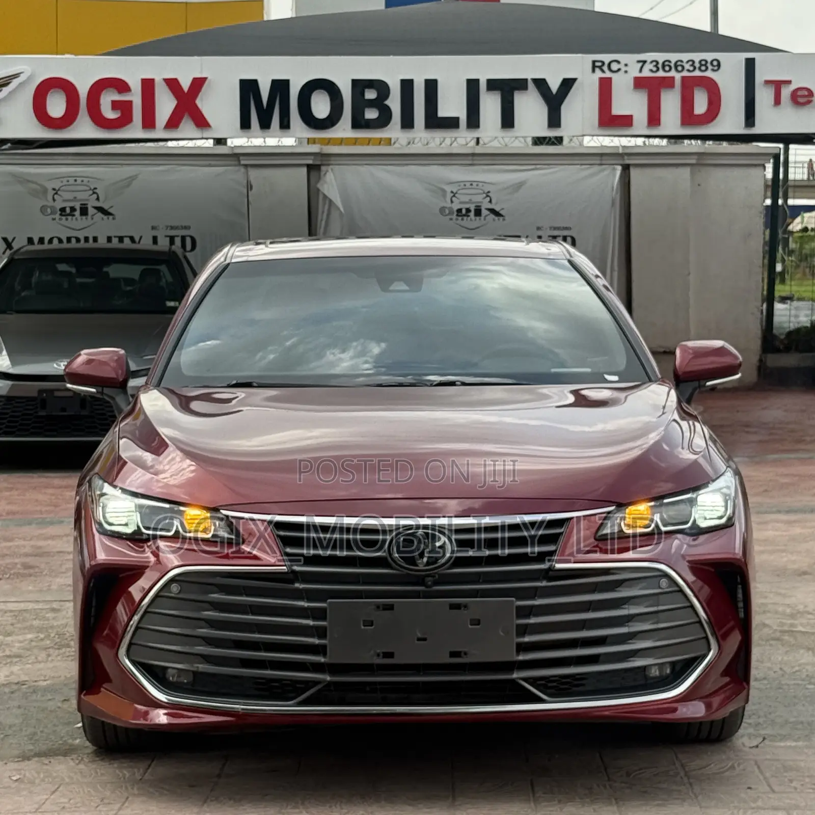 Toyota Avalon 2020 Red