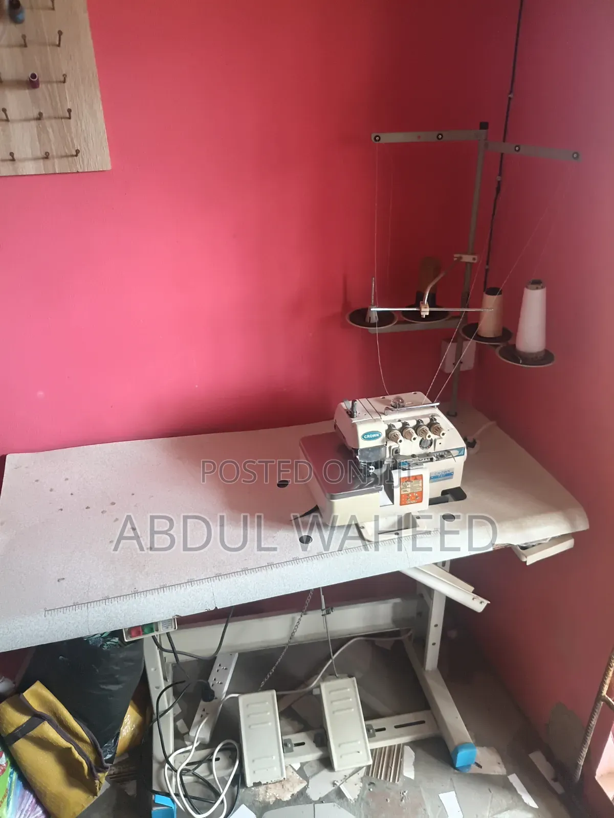 Crown 4 Thread Overlocked Weaving Machine