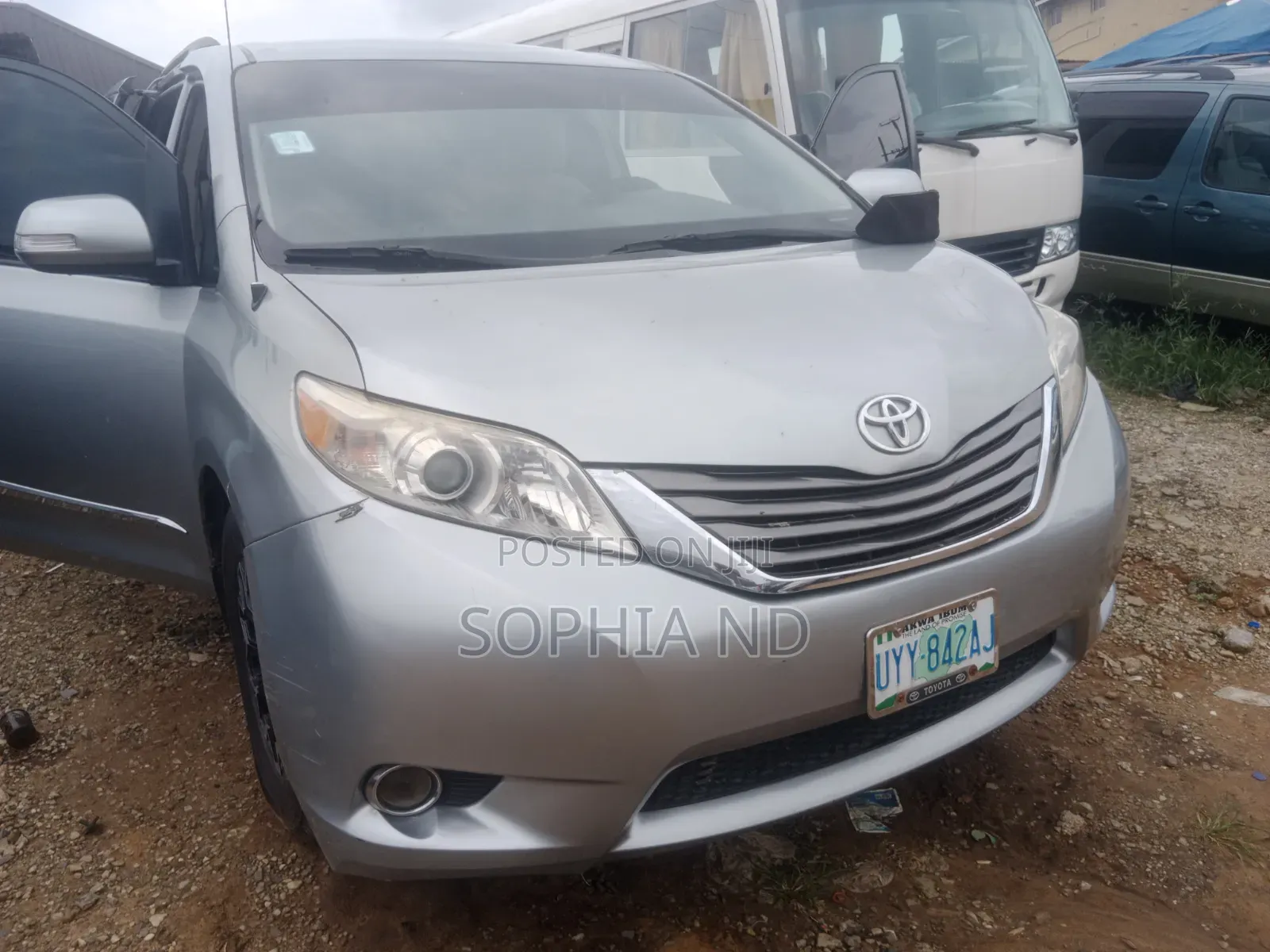 Toyota Sienna 2013 Silver