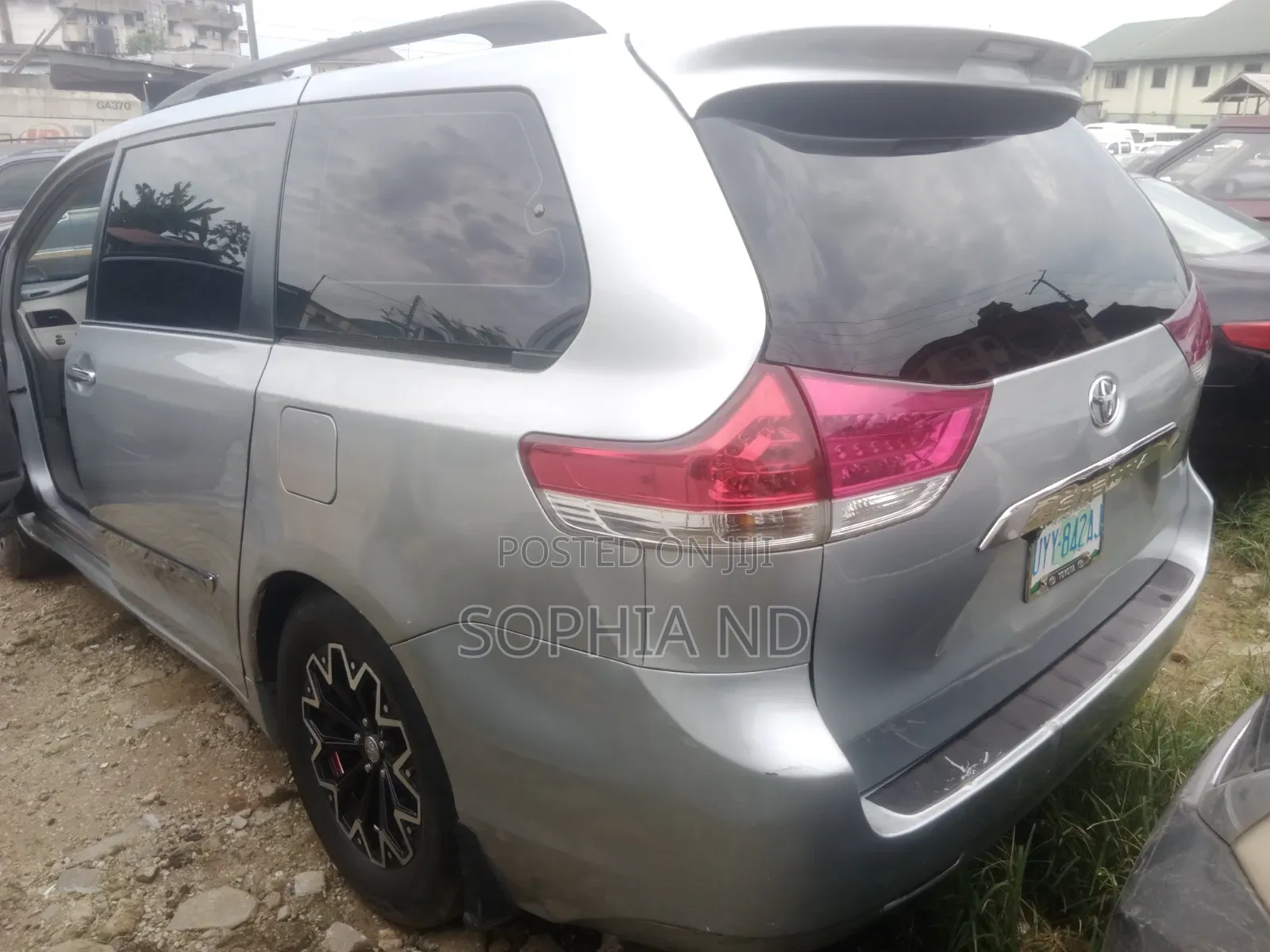 Toyota Sienna 2013 Silver