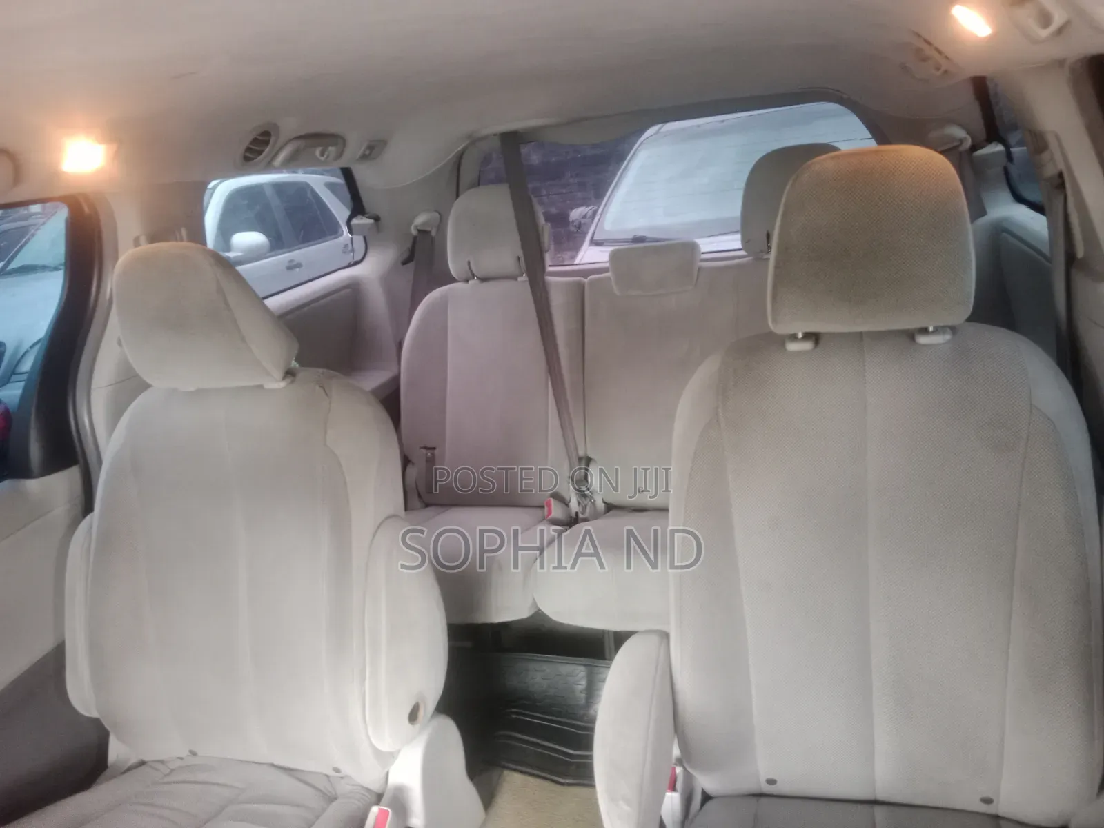Toyota Sienna 2013 Silver