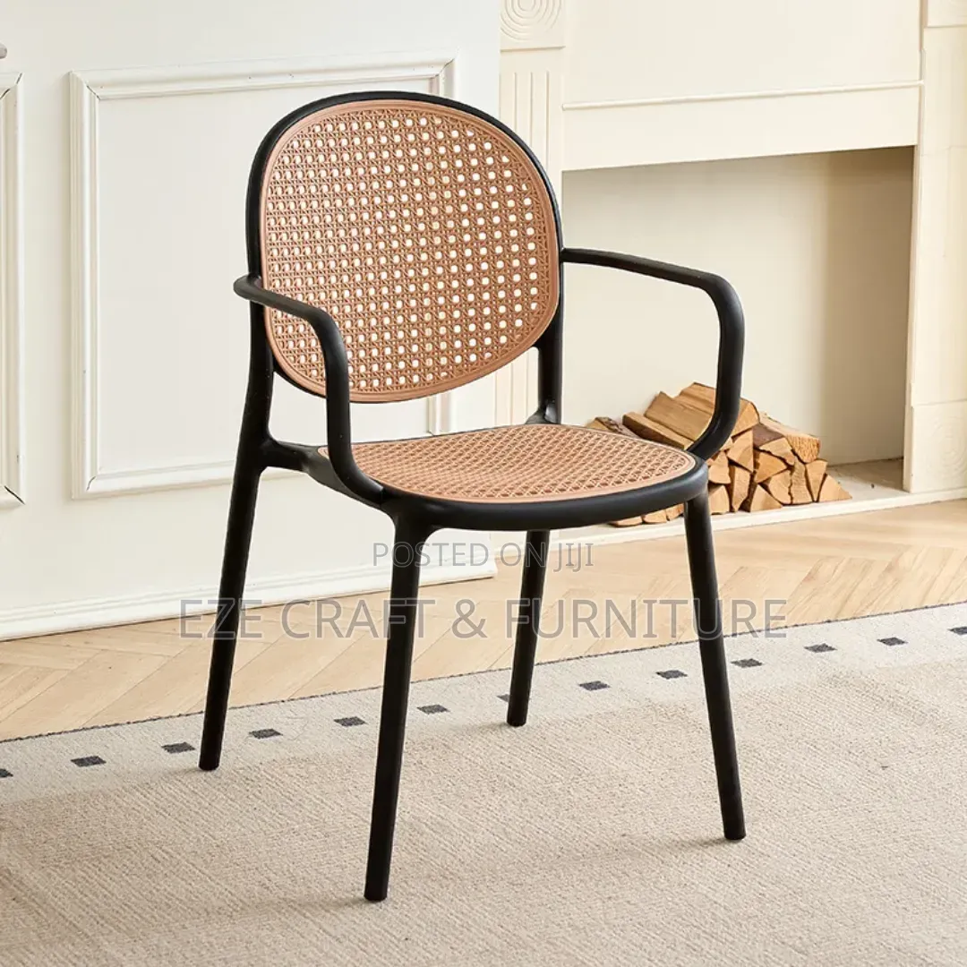 Italian Luxury Plastic Dining Chair