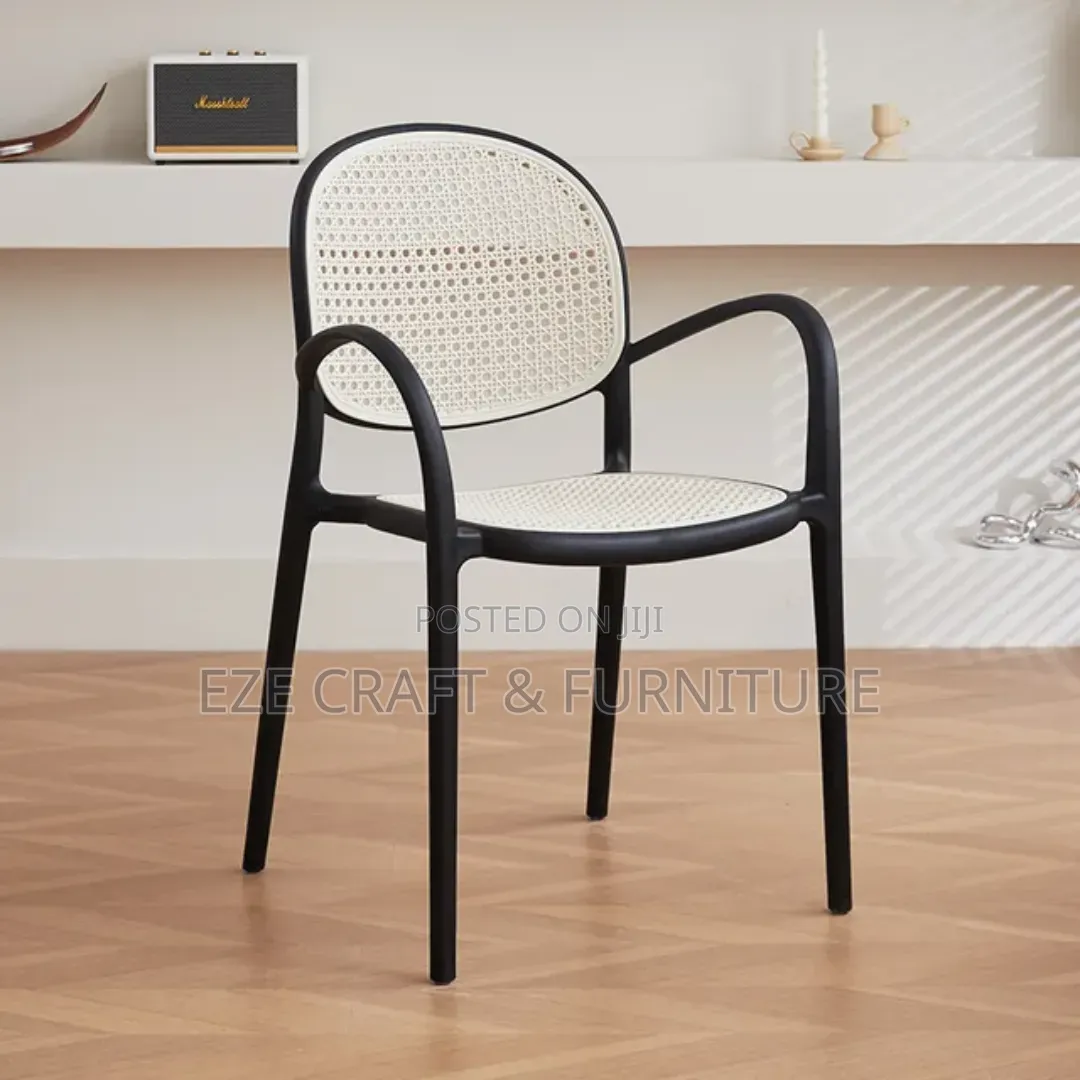 Italian Luxury Plastic Dining Chair