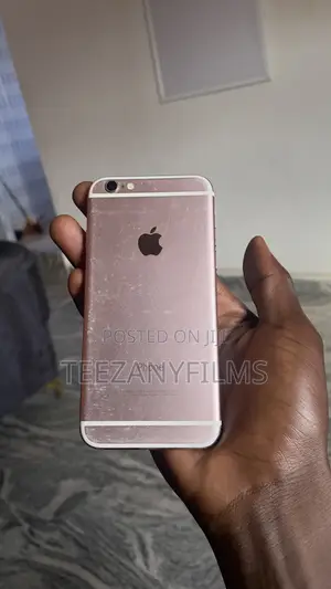 Apple iPhone 6s 64 GB Gold