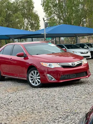 Toyota Camry XLE 4dr Sedan (2.5L 4cyl 6A) 2012 Red