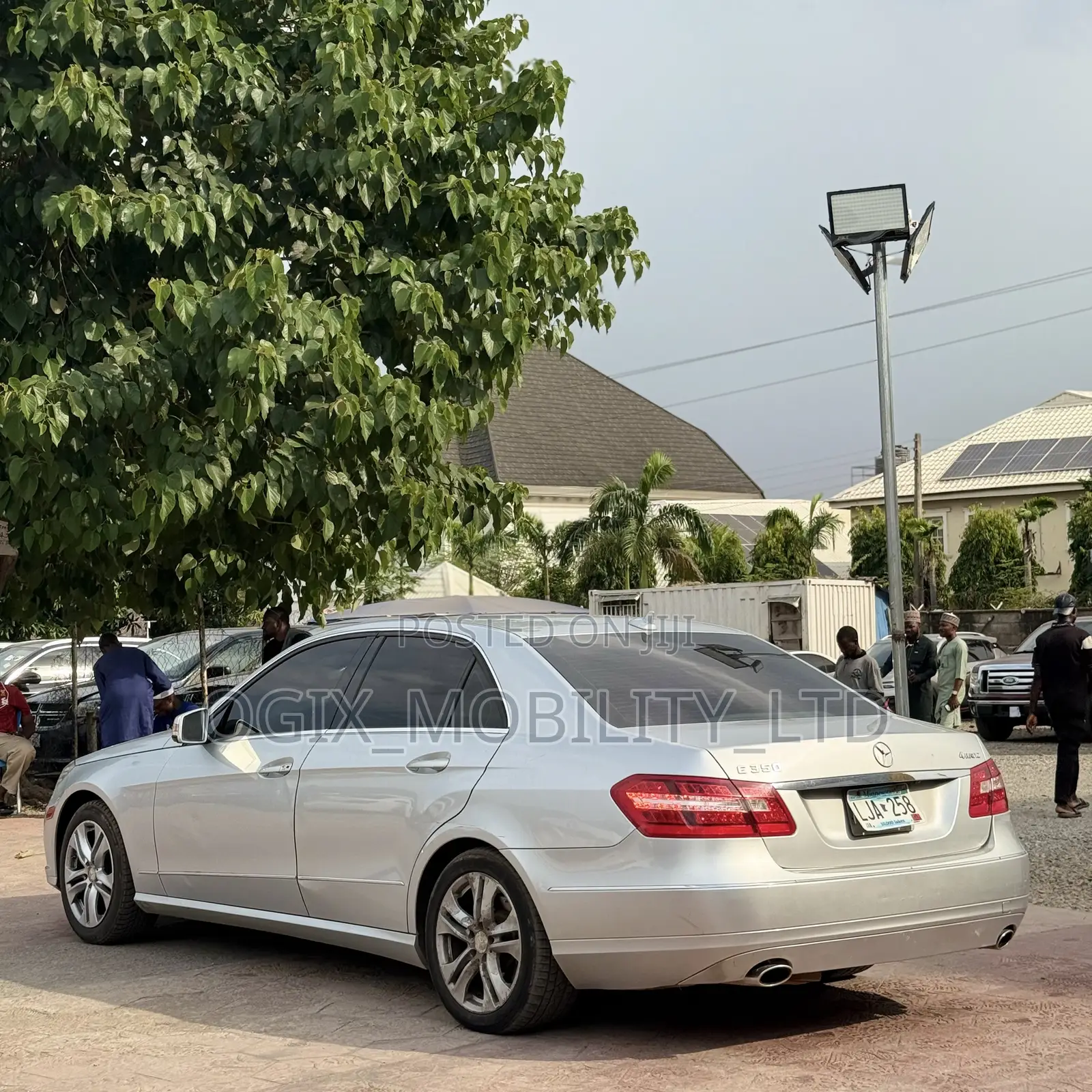Mercedes-Benz E350 2011 Silver