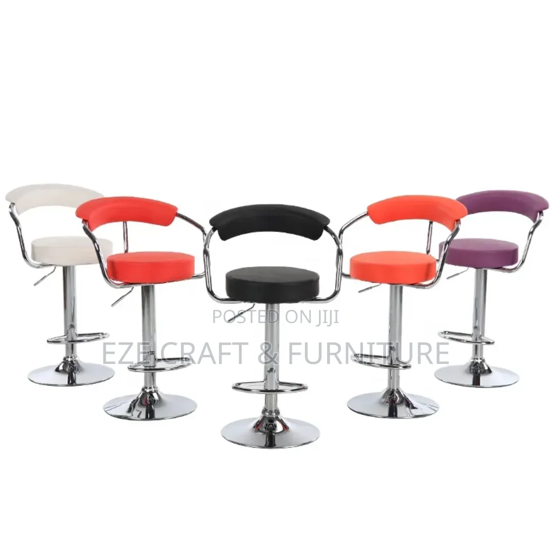 Round Cushion Bar Stool