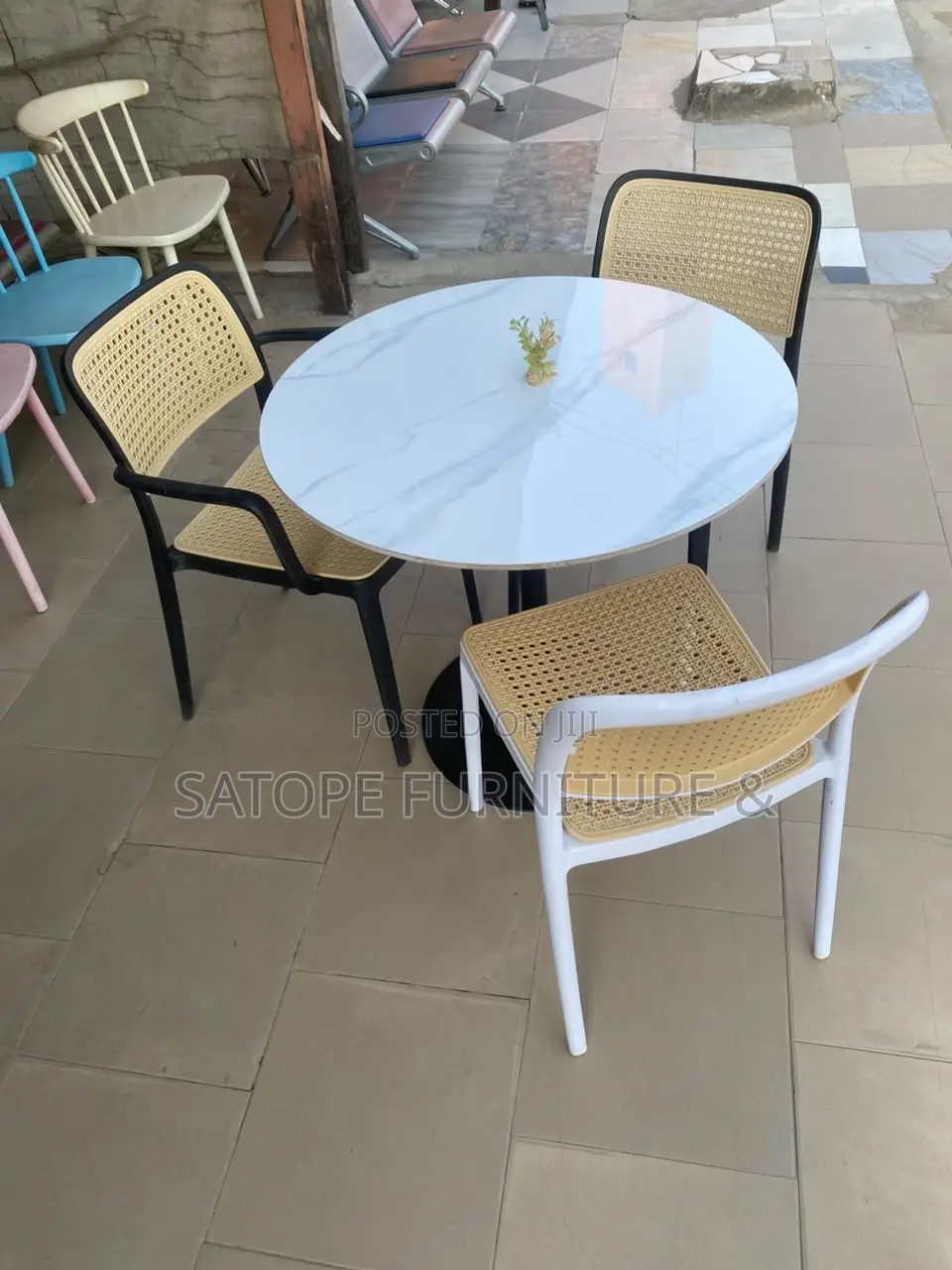 High Quality Restaurant Plastic Chair & Table
