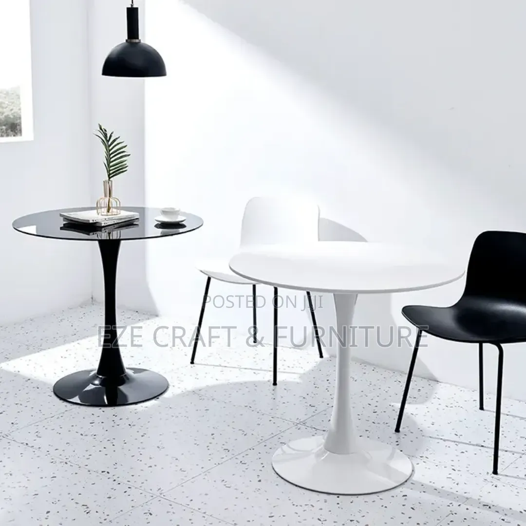Round Wooden Top Resturant Table
