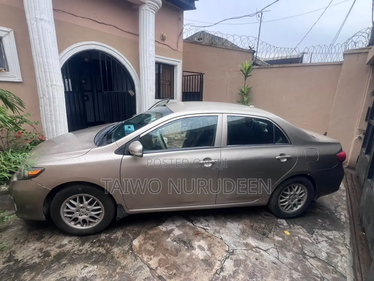 Toyota Corolla 2009 Gold