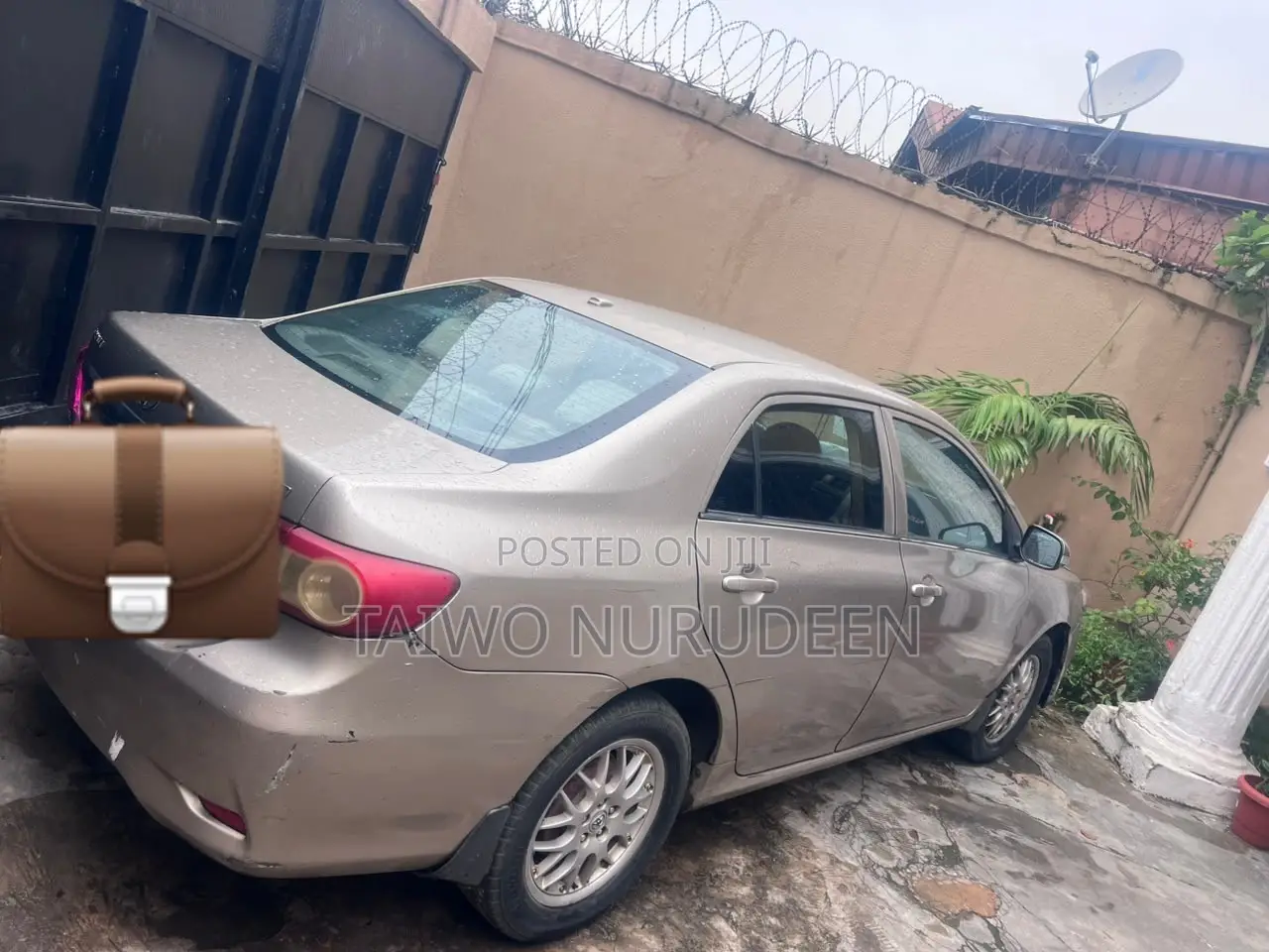 Toyota Corolla 2009 Gold